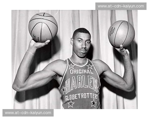 神迹与权力的永恒博弈：如果张伯伦与乔丹在时空奇点相遇